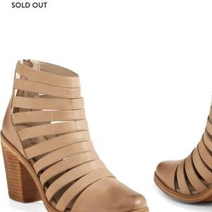 HINGE caged leather bootie